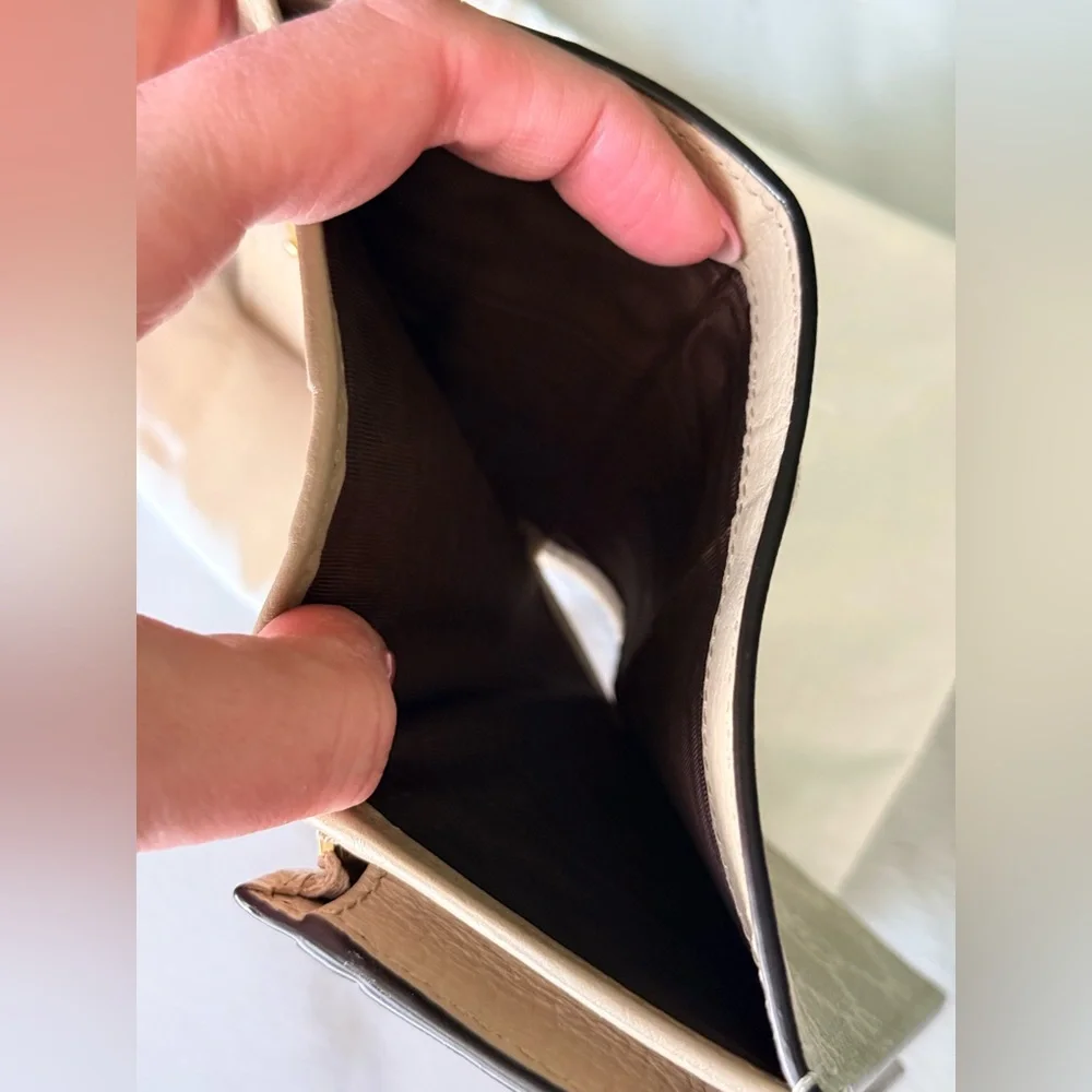 Gucci Beige and Cream Ophidia Card Wallet